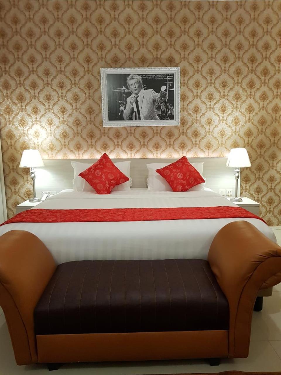 Fortune Front One Hotel Кендарі Екстер'єр фото