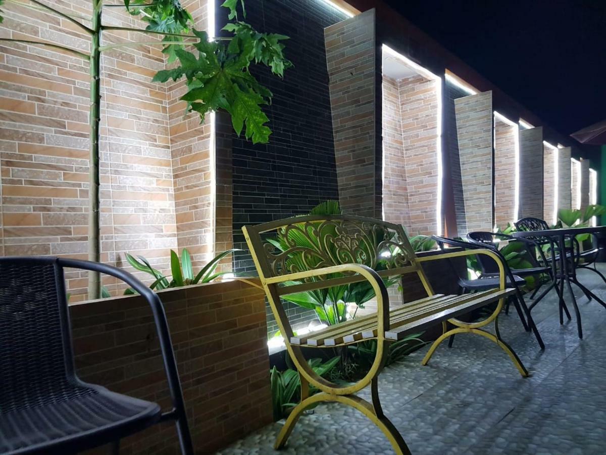 Fortune Front One Hotel Кендарі Екстер'єр фото