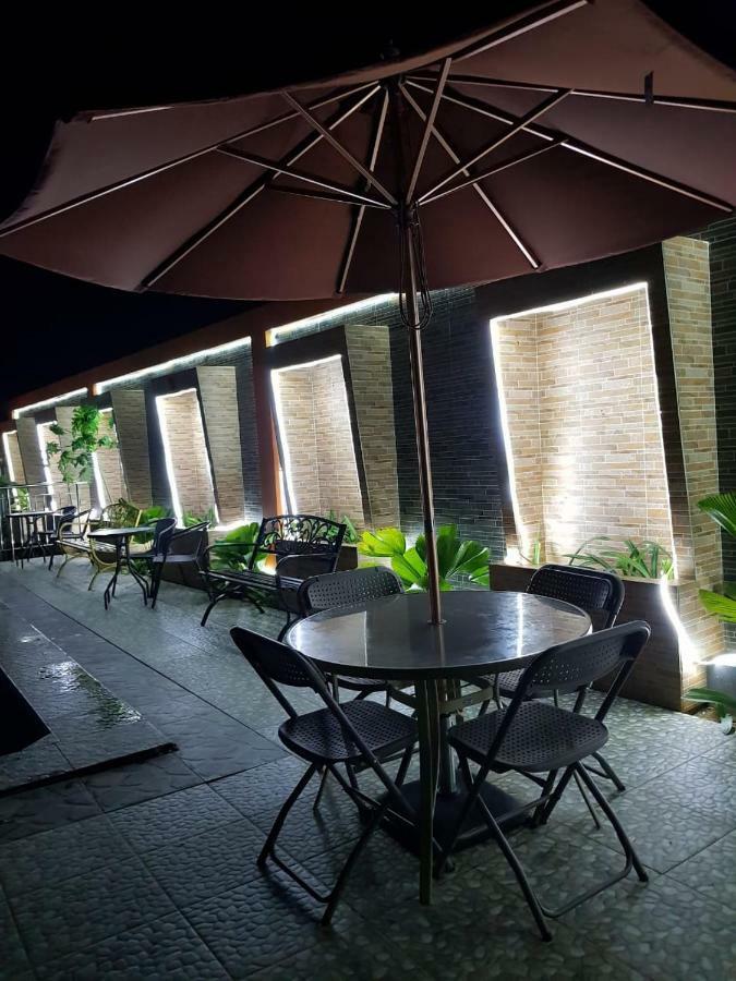 Fortune Front One Hotel Кендарі Екстер'єр фото