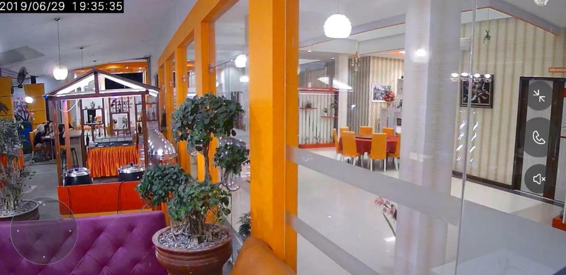 Fortune Front One Hotel Кендарі Екстер'єр фото