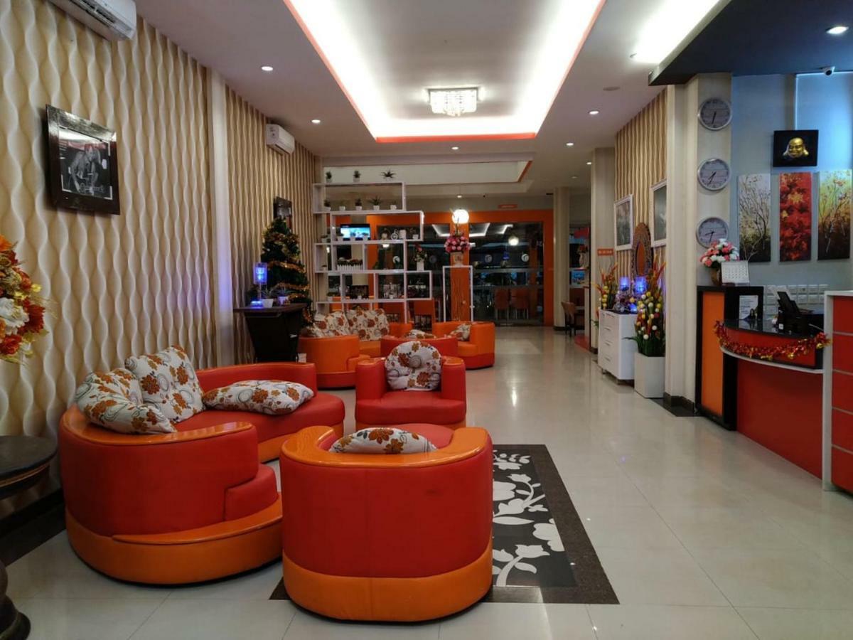 Fortune Front One Hotel Кендарі Екстер'єр фото