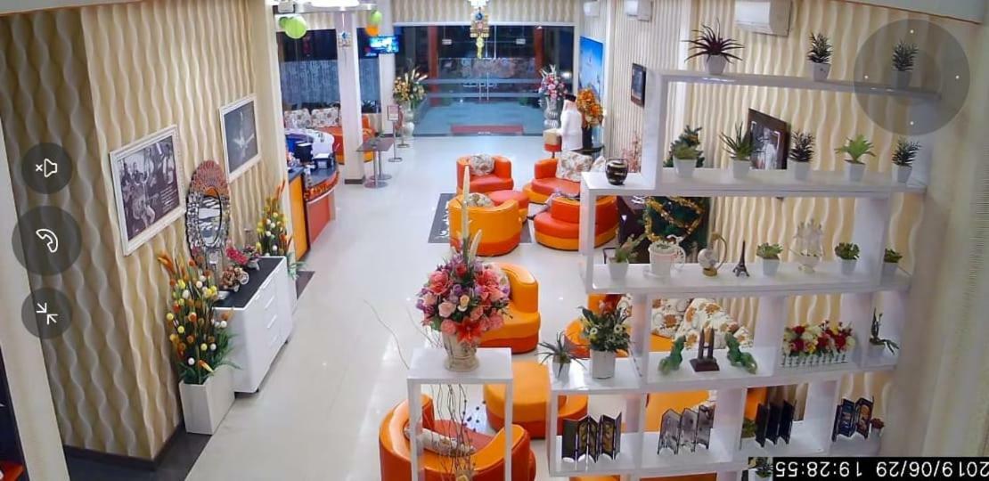 Fortune Front One Hotel Кендарі Екстер'єр фото