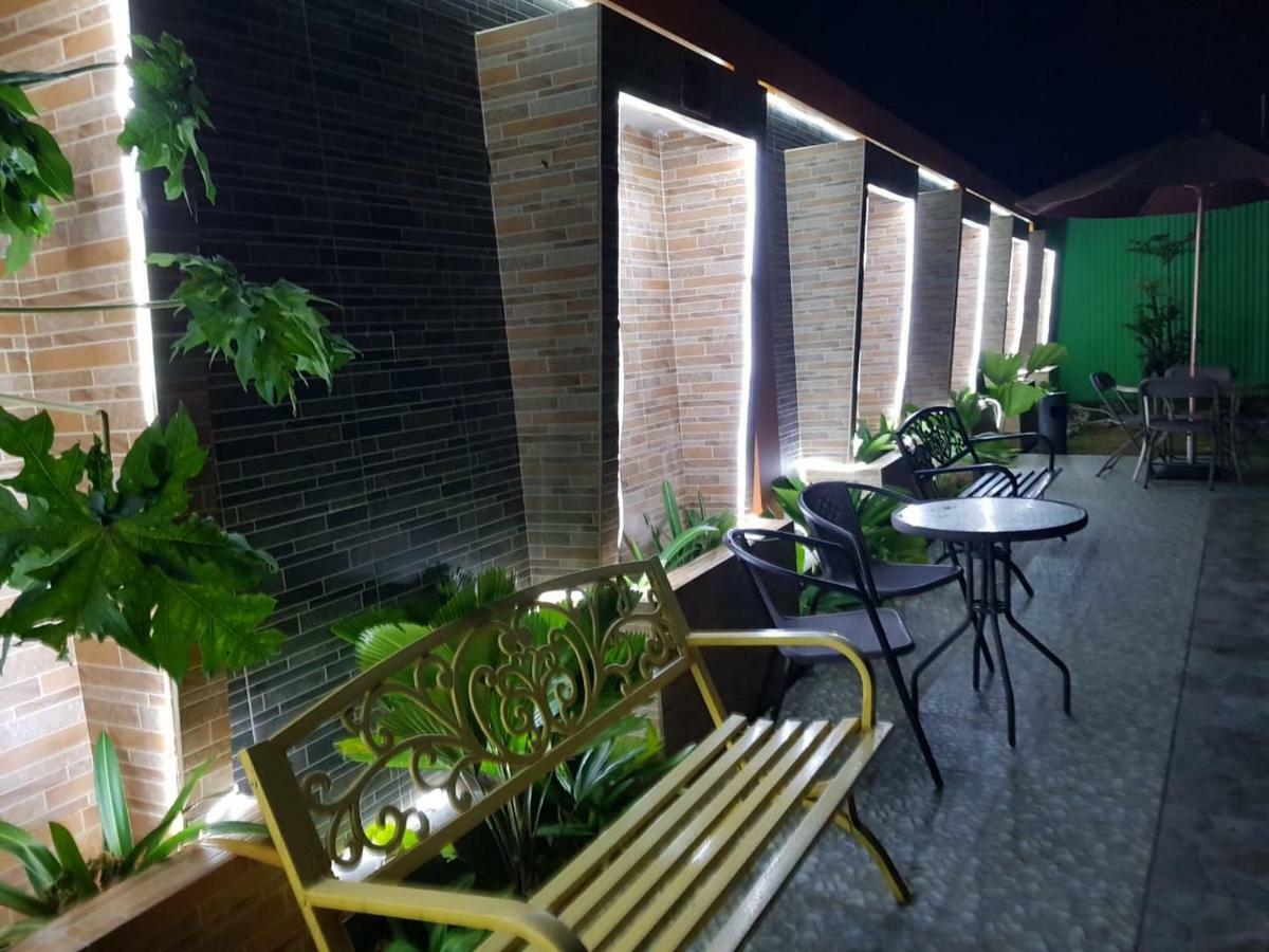 Fortune Front One Hotel Кендарі Екстер'єр фото