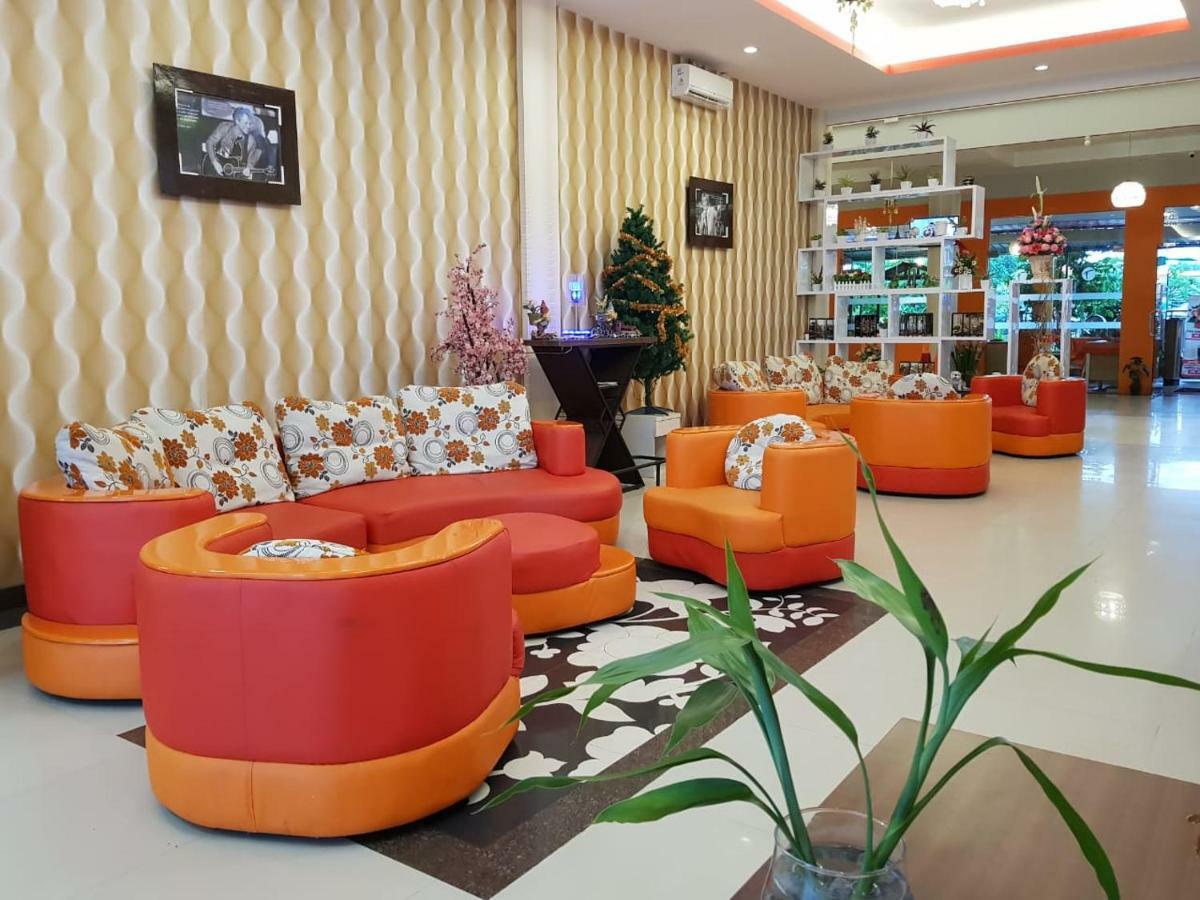 Fortune Front One Hotel Кендарі Екстер'єр фото