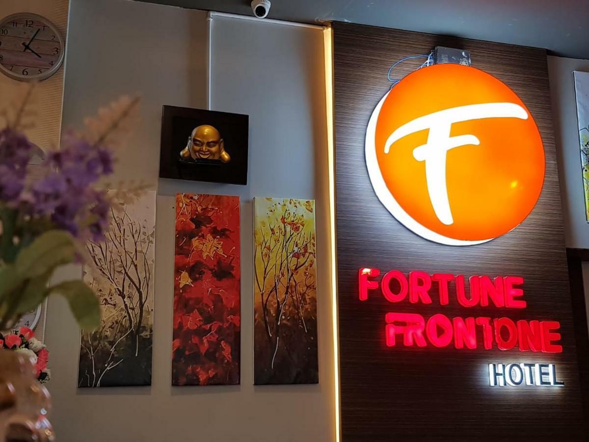 Fortune Front One Hotel Кендарі Екстер'єр фото
